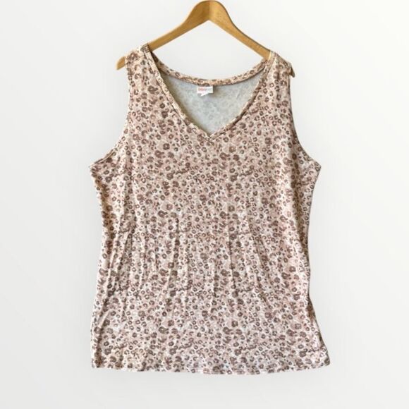 🎉5 for $45🎉Lularoe Sleeveless Top Blouse Shirt Size 3X - Picture 1 of 7